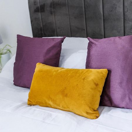 Charming & Sunny 2Br - City Centre Nr The Beach & High St By Everhome Ltd เซาเทนด์ ออน ซี ภายนอก รูปภาพ