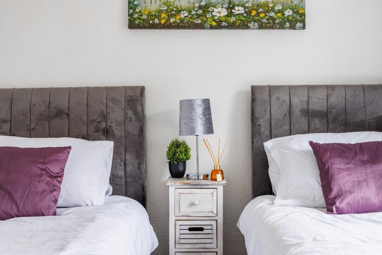 Charming & Sunny 2Br - City Centre Nr The Beach & High St By Everhome Ltd เซาเทนด์ ออน ซี ภายนอก รูปภาพ